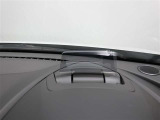 ヘディングアップディスプレイで運転席前面ガラスに車両情報が映し出され安全に確認が出来ます!