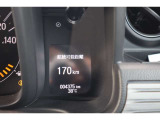 【走行距離 】約0.4万キロ走行しているお車になります!当社試乗車のため、走行距離も少なくおすすめです!