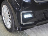 ◆フォグライト◆ 霧などの悪天候時、自車の位置を示すとともに前方や路肩が見えずらい時、近い位置をワイドに照らしてくれます