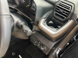 運転席にはドリンクホルダーを装備。収納スペースもあり使い勝手の良い設計です!