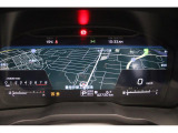 フル液晶メーターはナビゲーション機能と連動して、メーター内に地図画面を表示することも可能です。