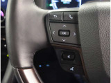 ハンドルから手を放さずに操作出来ますので、安全運転にもつながりますね