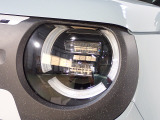 N360をモチーフにしたシンプルでありながらひと目でN-ONEとわかるデザインです!