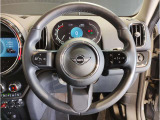 MINIのインテリアは初代から一貫してクラシックMINIのインテリアをモチーフにしております。