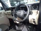 ★フロントシート★ 自然な姿勢のままでいられるシートが、運転しやすさと疲れにくさを感じさせてくれるはずです♪
