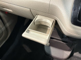 専門業者にて内外装のクリーニングを実施しております!