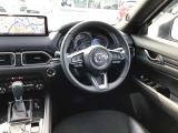 現在のMAZDA車はインパネ配置が視線の動きが少なくなるように設計レイアウトされています☆ひとつひとつの部品からMAZDAの安全に対するこだわりを感じる事が出来ます☆