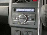 オートエアコンです。快適な温度を保ち、オールシーズン快適です。