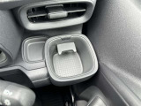 運転席側のドリンクホルダーです!