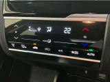 オートエアコンのお車ですので室内の温度をスムーズに調整してくれます♪