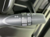 トンネルなど、周囲の明るさの変化でランプ類を自動オン・オフするコンライトです(消し忘れ防止機能付)