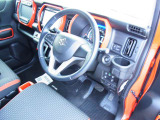 運転席の足元も広く運転しやすいです!!