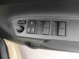【パワーウィンドゥ】全席ワンタッチ式挟み込み防止機能付です。電動格納ミラーも手元でワンモーションで可能です。