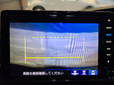 【リヤカメラ・トップビュー】真上からの映像で後方を確認でき、後退駐車や狭い場所での車庫入れも安心です。