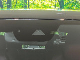 【スマートブレーキサポート】走行中に前方の車両等を認識し、衝突しそうな時は警報とブレーキで衝突回避と被害軽減をアシスト。より安全にドライブをお楽しみいただけます。