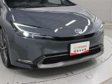 プリクラッシュセーフティに交差点右折時の対向直進車、ならびに右左折時の対向方向から横断してきた歩行者・自転車運転者も検知可能にした「Toyota Safety Sense」を装備しています。