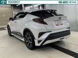 「中古車ハイブリッド保証」付き。ハイブリッド機構を無償で保証します。保証期間は、初度登録年月から10年目まで、またはロングラン保証が終わってから3年間。ただし累計走行距離が20万km以内です。