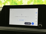 画面上でオーディオ選択やBluetooth設定の項目を確認でき、音楽の楽しみ方を選ぶ際にも案内が見やすい構成です。日々の移動で使うメディア機能を、表示を見ながら確認しやすく便利にお使いいただけます。