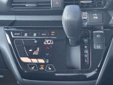 【エアコン】使いやすいエアコンスイッチ♪オートエアコンでいつも車内は最適な温度に保たれます!