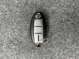 鍵を操作しなくても持っているだけでドアロック操作やエンジン始動などができるインテリジェントキー、オートスライドドアも操作できます。