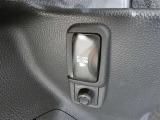 災害時にも安心。家庭用電化製品が使用できるAC100V、1500Wのコンセント付きです。