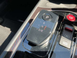 パソコンのマウスのような電制シフト、手首を軽く動かすだけで操作できる、まったく新しい操作感です。