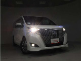 高輝度で点灯速度が速いLEDヘッドライト装備!LEDの明るい光が走行中の視界の確保をサポートして、夜のドライブがより楽しく安全に運転できます♪