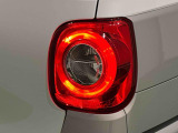 丸目で愛嬌のあるデザインのLEDリヤコンビネーションランプ(LEDストップランプ)が省電力・長寿命化を実現。