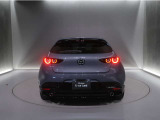 LEDテールライトで後方車両にも見やすい設計になっています♪