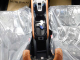 運転席と助手席の間にドリンクホルダーがあるのでとても便利です。