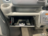 収納スペースもたくさん有ります☆車検証や小物類などすっきり収納♪