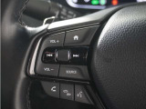 ◆オーディオリモコンスイッチ◆ハンドルにスイッチが装備されてます。視点をそらすことなく、ボリューム調整・オーディオソース切替・選曲が出来ます。安全運転しながら操作が可能になりました。