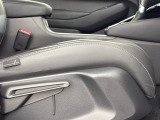 ★運転席ハイトアジャスター★ 運転される方によってシートの高さが調節できます!自分に合ったドライビングポジションで運転がさらに快適に♪