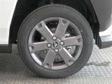 カッコいいガンメタリックのアルミホイール。R8年式夏タイヤ165/65R15ヨコハマ製です。