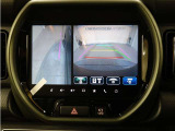 パノラミックビューモニター付きです。車両を上から見たような映像をディスプレイオーディオ画面に表示。運転席からの目視だけでは見にくい、車両周辺の状況をリアルタイムでしっかり確認できます。