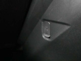 軽い荷持をかけれるフック付き