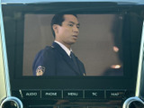 画面にテレビ映像が表示され、停車中の休憩時間などに映像を視聴できます。画面内の表示が見やすく、オーディオなどの項目へ切り替える操作部も周囲にまとまっているため、目的に合わせて使い分けやすい装備です。