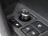 電動格納ミラー付なので、狭い道に駐車する時も安心です。