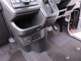愛知ダイハツのお店にある、たくさんのスマアシ搭載車は、正常に作動する事をしっかり確認してます。