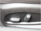 運転席には、8ウェイのパワーシートを採用!シートメモリー機能と合わせて使っていただくことにより、より快適にカマロライフをすごしていただくことが可能です!