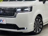 【LEDヘッドライト】悪天候や夜間走行時も良好な視界を確保し安心して運転できる高輝度LEDヘッドライトを装備!点灯速度が早く、消費電力も抑えられています。