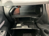 収納スペースもたくさん有ります☆車検証や小物類などすっきり収納♪