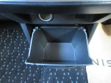 様々な箇所に収納に便利なBOXが付いて便利です