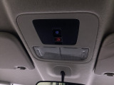 【SOSボタン】衝撃検知やエアバッグ展開時には自動通報。車両データを活用し、迅速な救助につなげる安全テクノロジー。 ※サービス利用にはHonda Total Care プレミアム契約が必要です