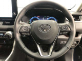 ハンドルは車を運転する上で、ずっと握っている重要なパーツです。手にフィットする物がいいですよね♪