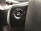 【ステアリングスイッチ】左です。ハンドルから手を離さず、運転に集中したまま手元でオーディオ操作等ができます。