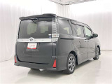 走りにこだわりながら収納力も持ち合わせたお車です。荷物を載せて軽快なドライブを楽しめますよ♪