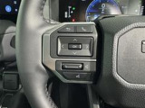 ステアリングスイッチ装備!運転しながら手元でオーディオの操作などができます。