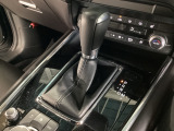 全てのトランスミッションのメリットを兼ね備えた理想的なAT、それがSKYACTIV-DRIVE(スカイアクティブドライブ)。「滑らかな変速」「ダイレクト感のあるシフトフィール」そして「低燃費」が特長です!