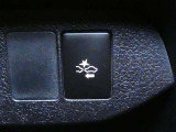 【PCS(プリクラッシュセーフティーシステム】・・・進路上の車両を前方センサーで検出し、衝突の可能性が高いと判断したときに、警報やブレーキ力制御により運転者の衝突回避操作を補助します。